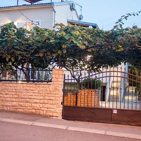Wellness Studio D'Or - Exclusive New Apartment With Whirlpool, Sauna, Sunny Terrace, Private Parking Porec Esterno foto