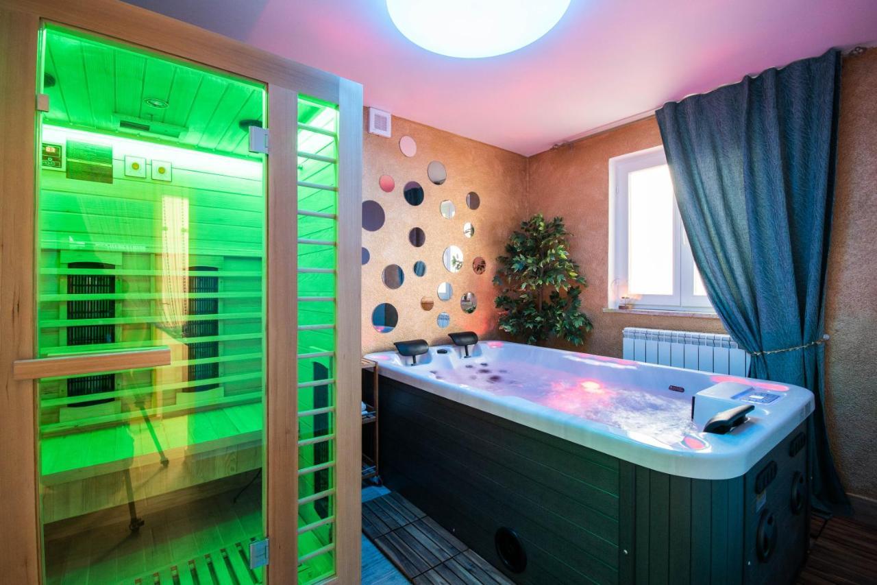 Wellness Studio D'Or - Exclusive New Apartment With Whirlpool, Sauna, Sunny Terrace, Private Parking Porec Esterno foto
