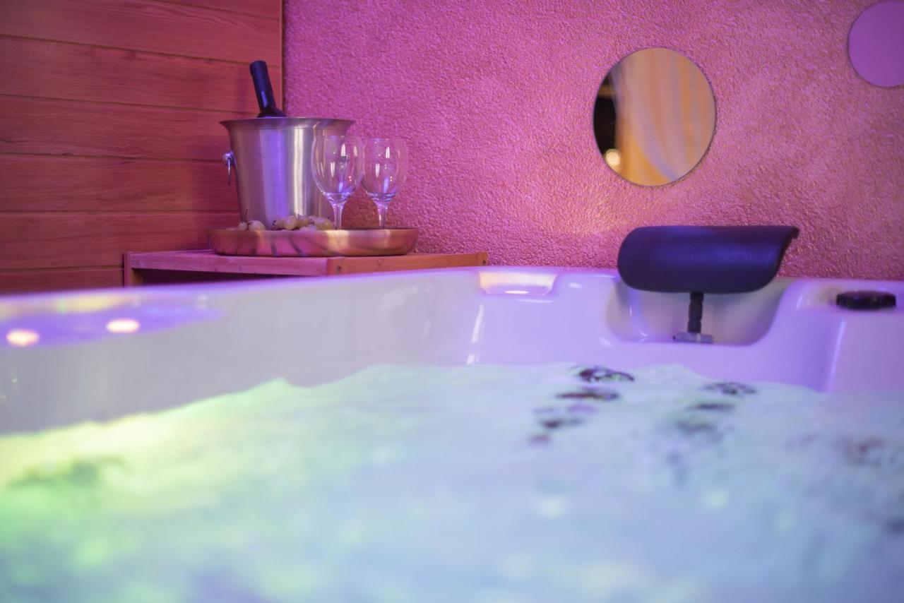 Wellness Studio D'Or - Exclusive New Apartment With Whirlpool, Sauna, Sunny Terrace, Private Parking Porec Esterno foto
