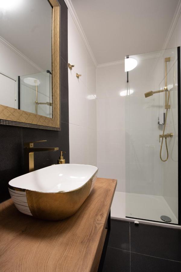 Wellness Studio D'Or - Exclusive New Apartment With Whirlpool, Sauna, Sunny Terrace, Private Parking Porec Esterno foto