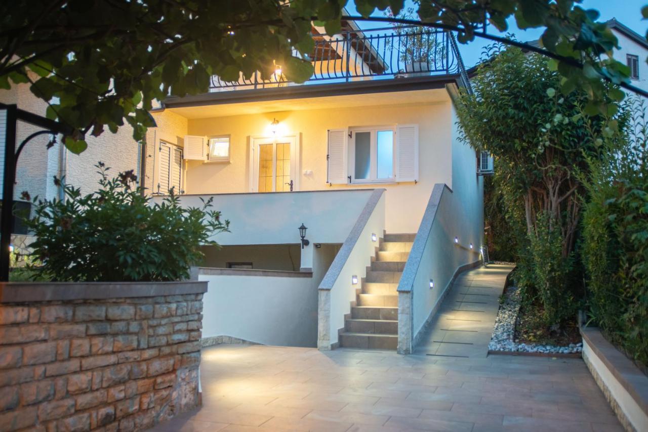 Wellness Studio D'Or - Exclusive New Apartment With Whirlpool, Sauna, Sunny Terrace, Private Parking Porec Esterno foto