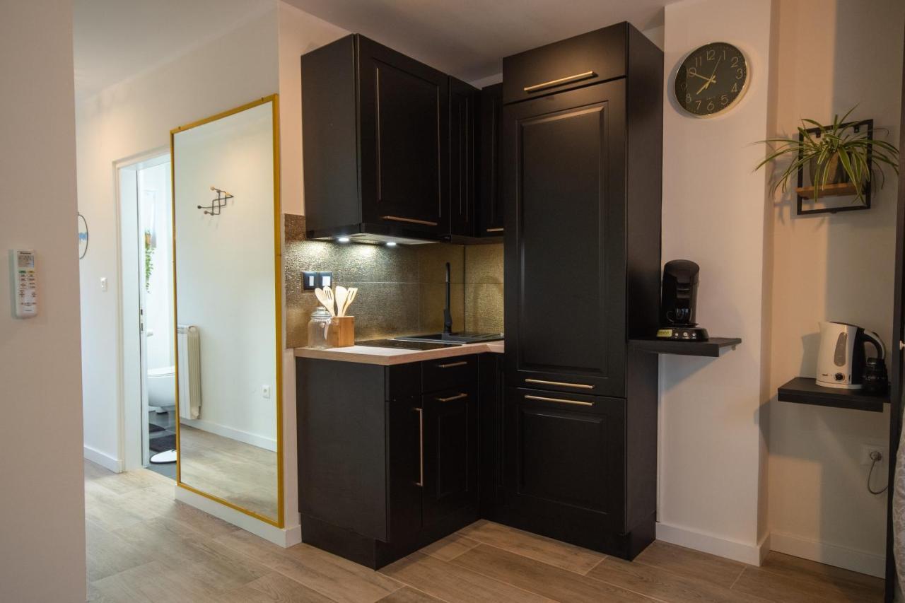Wellness Studio D'Or - Exclusive New Apartment With Whirlpool, Sauna, Sunny Terrace, Private Parking Porec Esterno foto